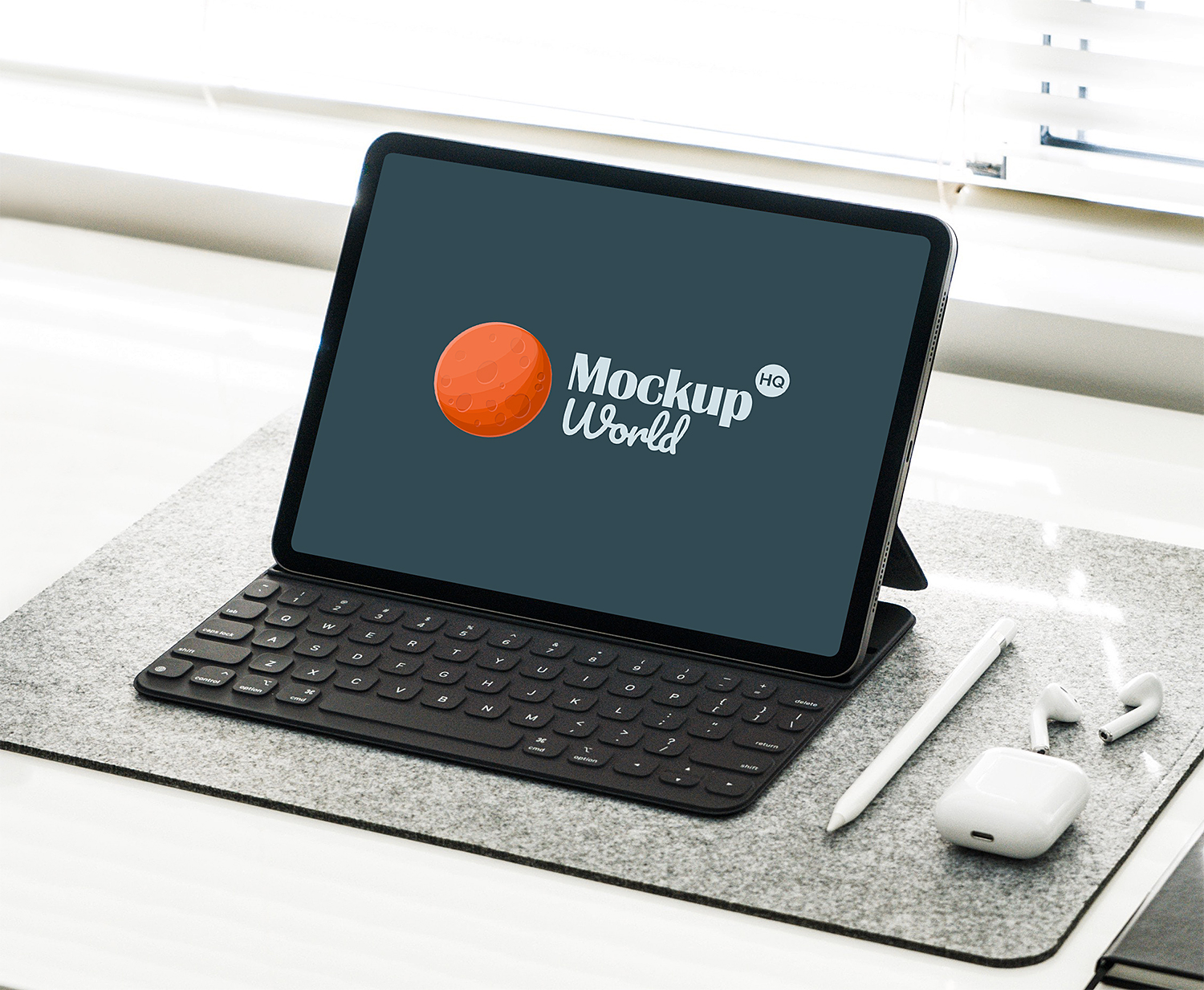 Free New iPad Pro Mockup