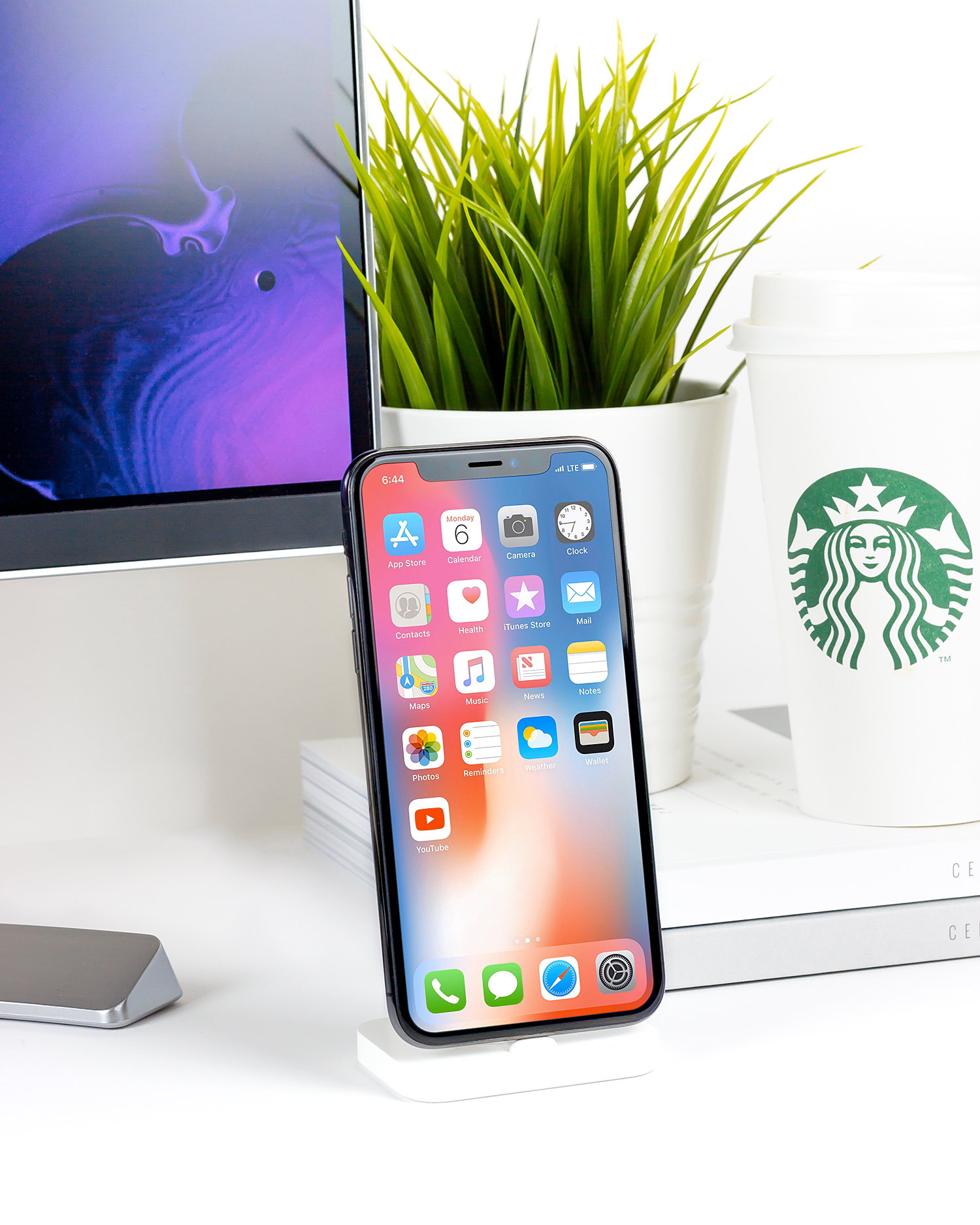 Free iPhone X PSD Mockups